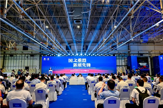 1中车-国能新型智能重载电力机车下线仪式 (4).JPG