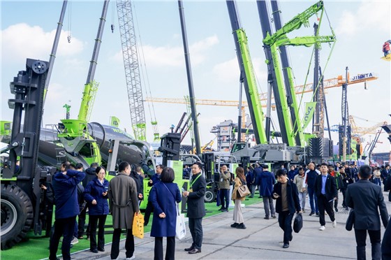 1“印迹中联 印象中国”中联重科智能高机绿色探索中国行 (1).JPG