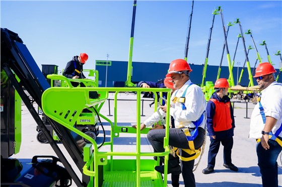 4“印迹中联 印象中国”中联重科智能高机绿色探索中国行 (4).JPG