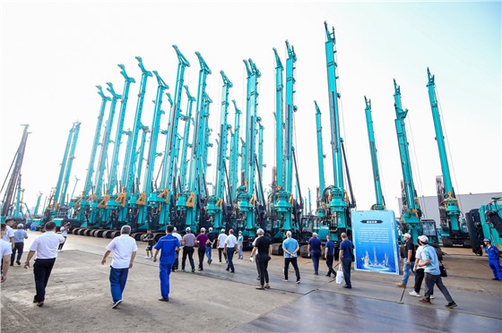 0“逐梦山河 不负使命”山河智能创新成果展示会 (1).JPG