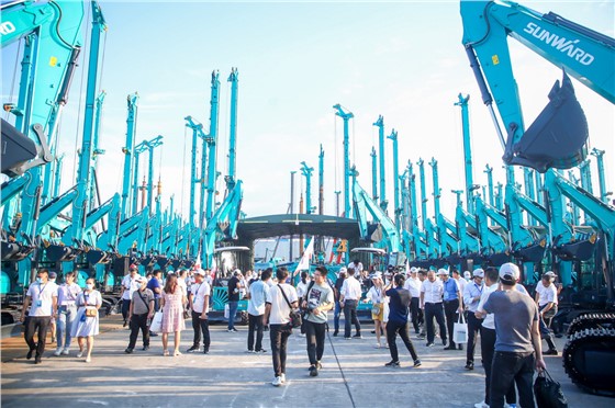 0“逐梦山河 不负使命”山河智能创新成果展示会 (3).JPG