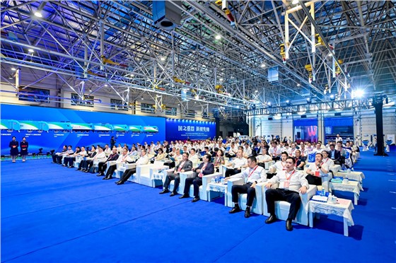 2“国之重器 新质先锋”中车-国能新型智能重载电力机车下线仪式 (3).JPG