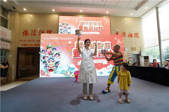 “端午祈安康·童趣满妇幼”国学进妇幼五彩造趣游园会2 (4).JPG