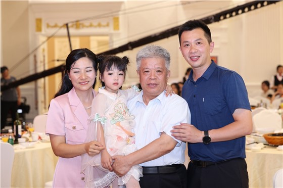 2尊享教育十周年峰会活动 (6).JPG