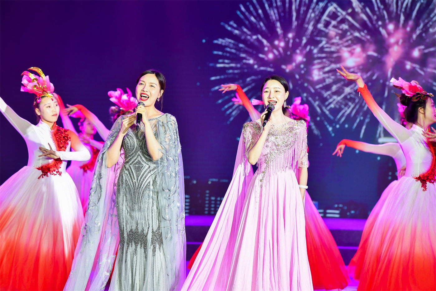 山河智能&大众传媒71党建活动 (6).JPG