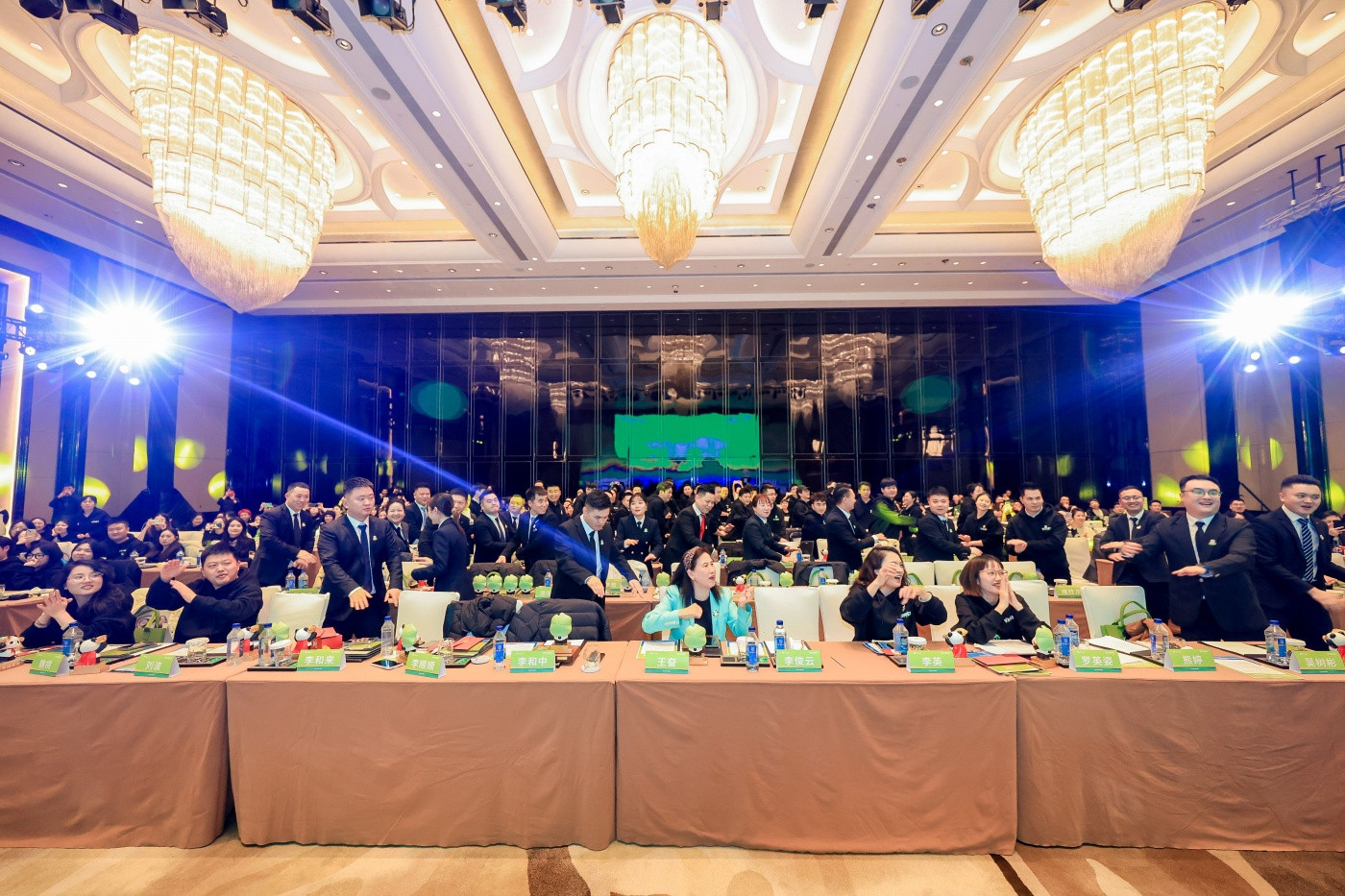 0一围肥牛小火锅庆功大会暨事业合伙人项目启动会 (2).JPG