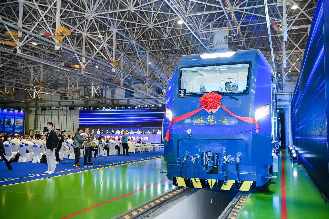 2中车-国能新型智能重载电力机车下线仪式 (3).JPG